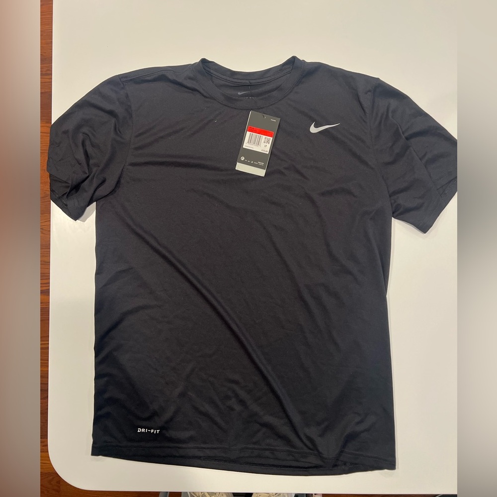 Men’s Nike NWT DrifFit standard fit T